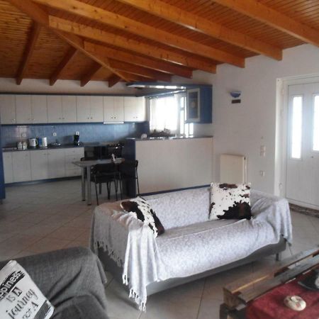 Sunny Apartment 15 Min From Airport And Sea Artemida  Bagian luar foto