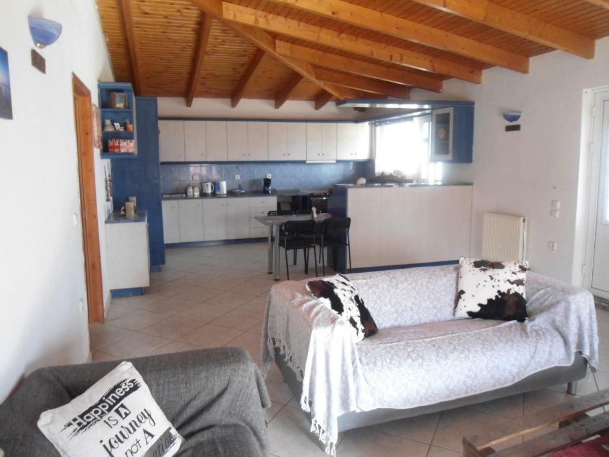 Sunny Apartment 15 Min From Airport And Sea Artemida  Bagian luar foto