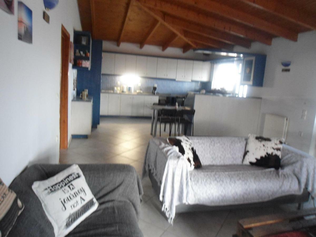 Sunny Apartment 15 Min From Airport And Sea Artemida  Bagian luar foto