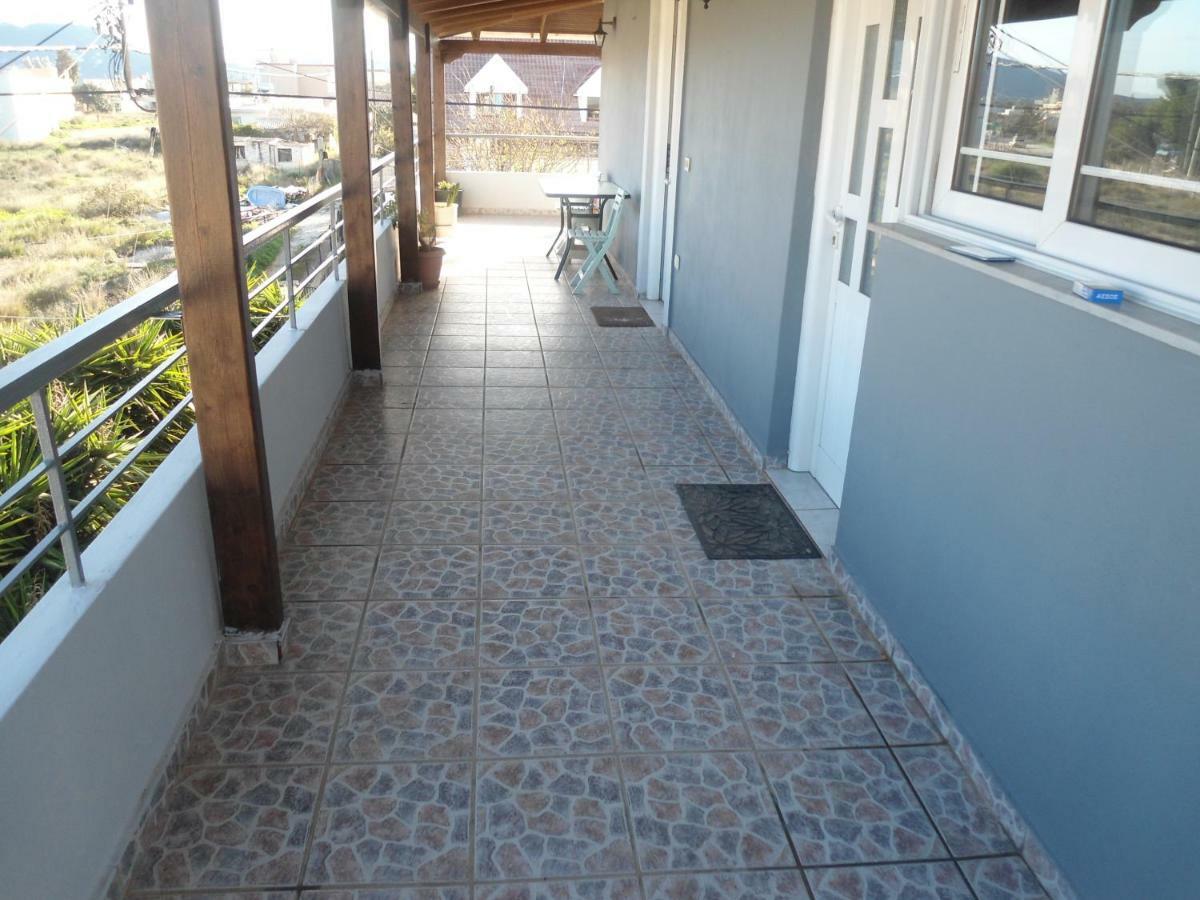 Sunny Apartment 15 Min From Airport And Sea Artemida  Bagian luar foto