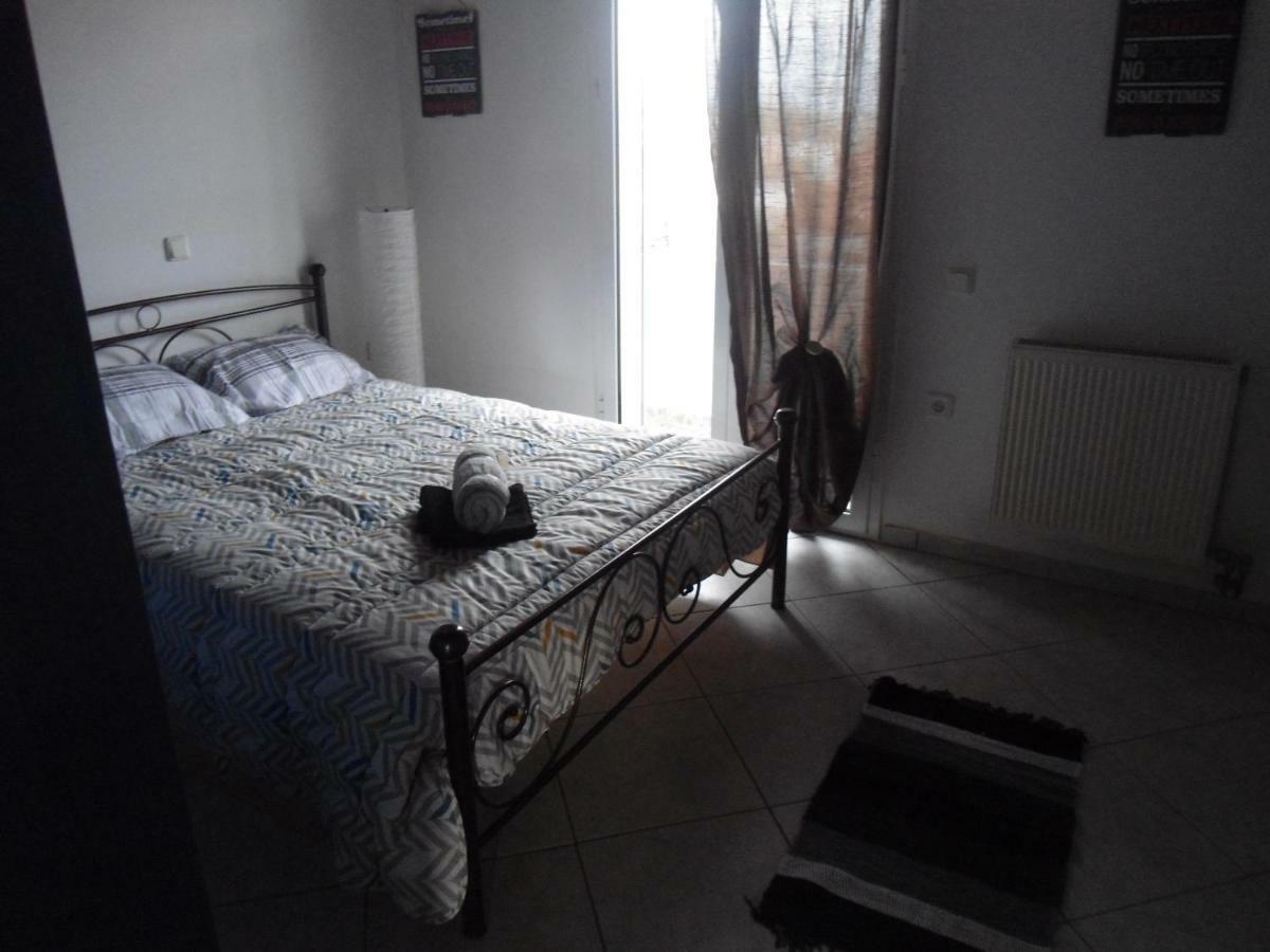 Sunny Apartment 15 Min From Airport And Sea Artemida  Bagian luar foto
