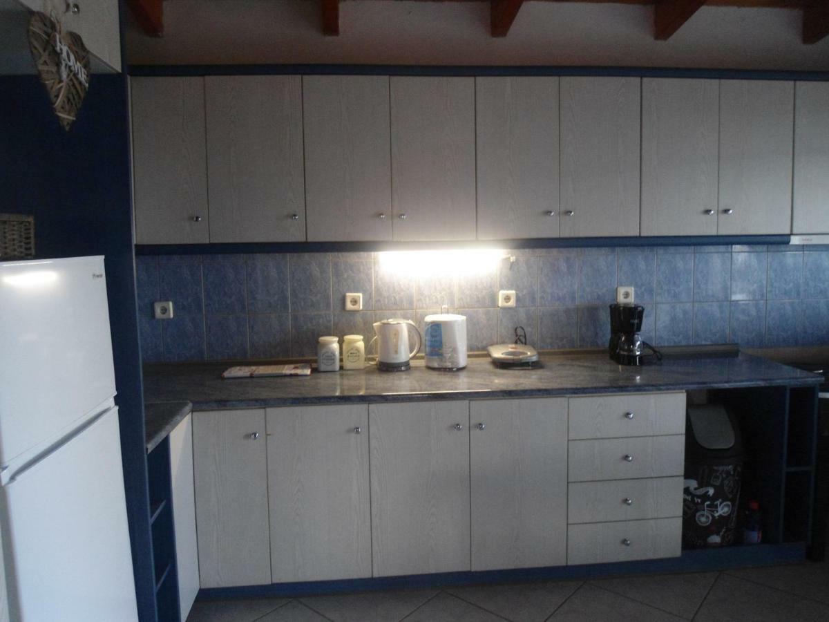Sunny Apartment 15 Min From Airport And Sea Artemida  Bagian luar foto