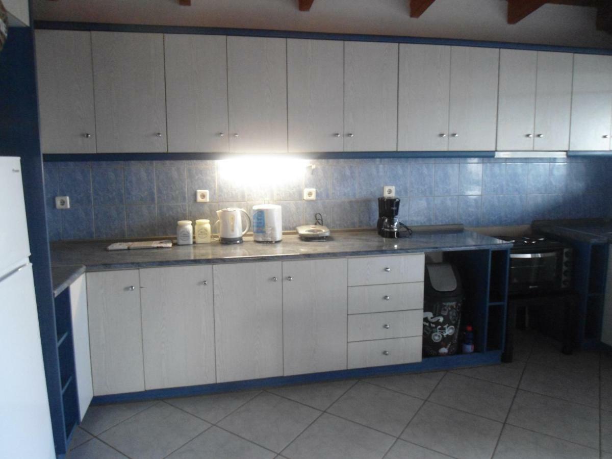 Sunny Apartment 15 Min From Airport And Sea Artemida  Bagian luar foto